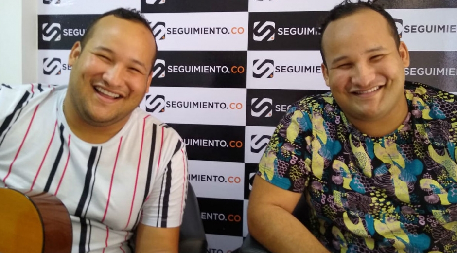 Juan y Franklin Cañas durante su visita a Seguimiento.co