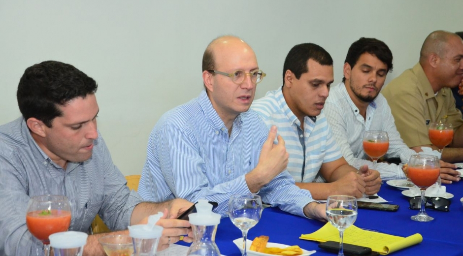 El alcalde (e) de Santa Marta, Andrés Rugeles, renovó casi la totalidad del gabinete.