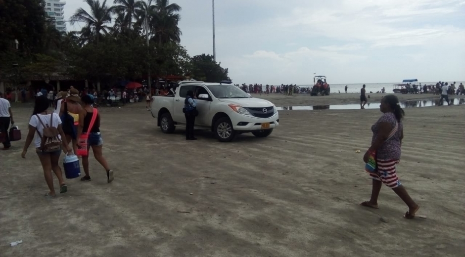 Cortesía Vehículo estacionado en la playa de El Rodadero.