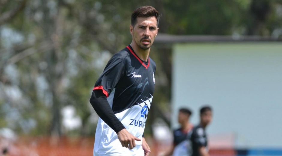  Jonathan Fabbro, jugador argentino nacionalizado paraguayo. 