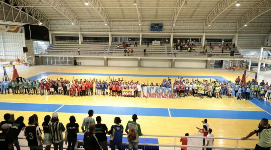 Olimpiadas por la Paz en el Coliseo Mayor.