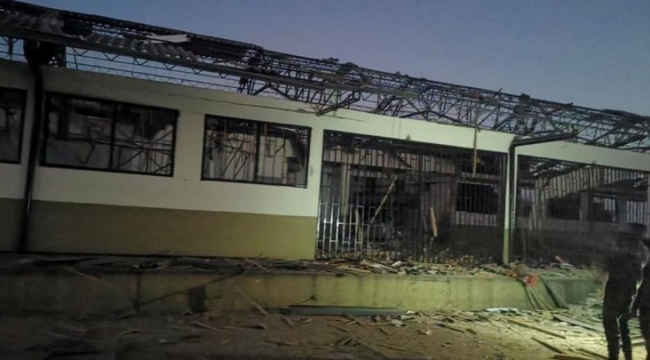 Cinco uniformados resultaron lesionados, según el Ejército.