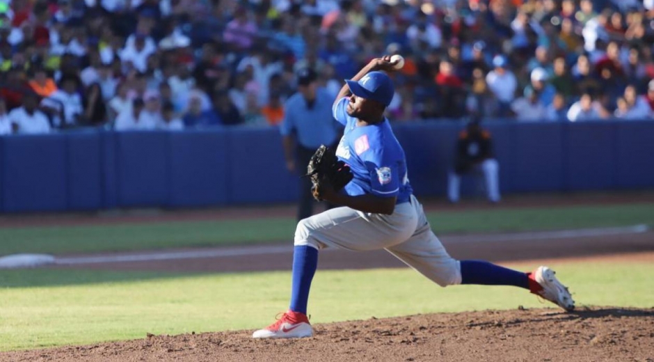 Zona Cero José Almarante, pitcher ganador.
