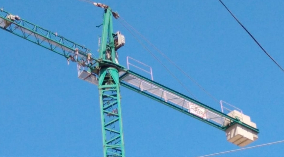 Grúa de construcción en Galicia.