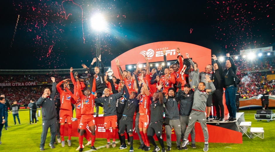 América festejó su primer título de la temporada ante Millonarios de Gamero. 
