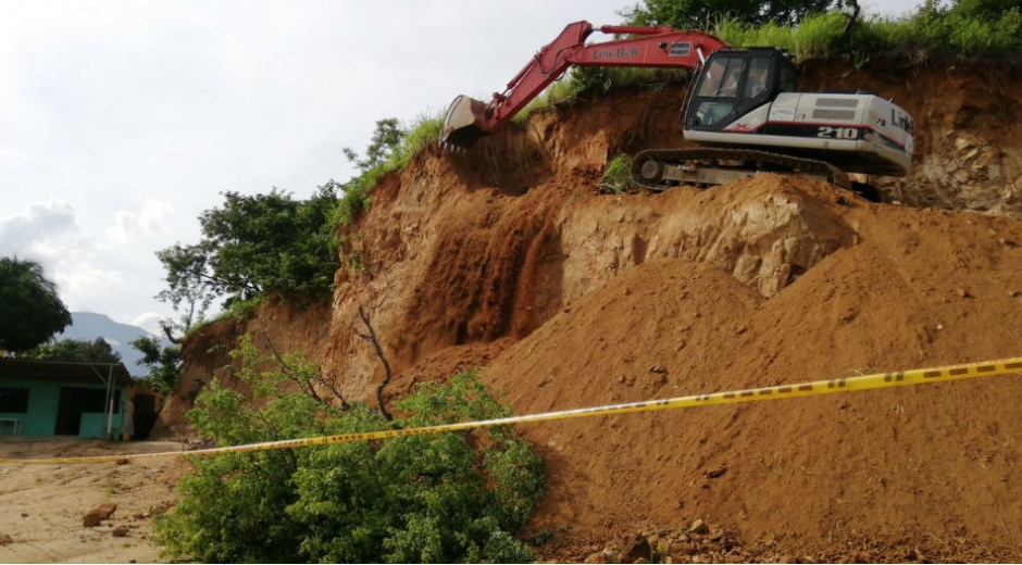Ogricc Intervención en el cerro que amenaza con deslizamiento.