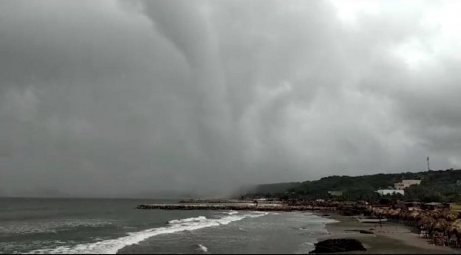 Tromba marina en Puerto Colombia.