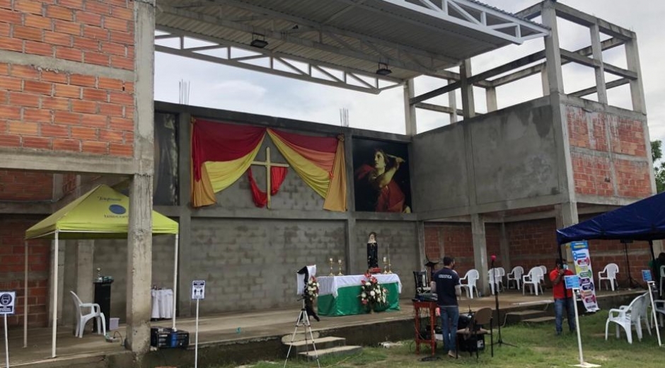 Templo en construcción en el barrio Santa Cruz.