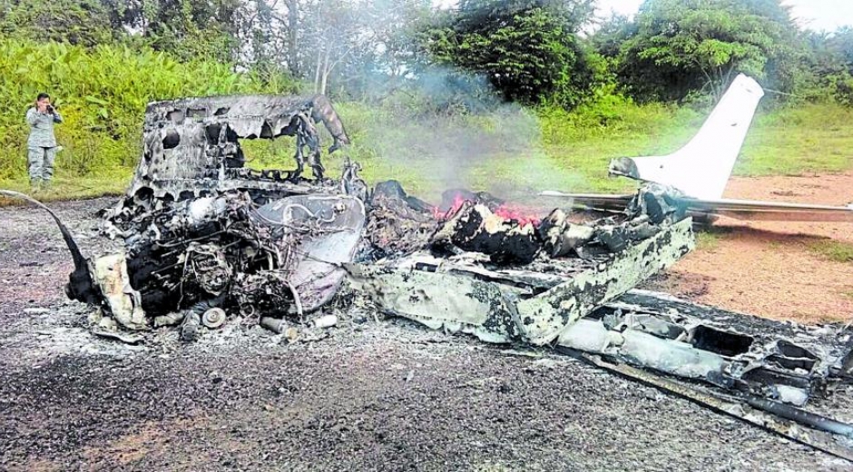 Aeronave mexicana detectada y destruida en tierra por la FAC en septiembre de 2017. 