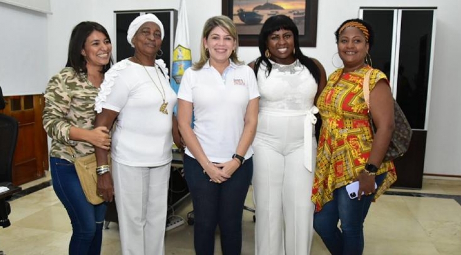 Virna Johnson y la abogada, especialista y líder afrodescendiente, Yunia Cecilia Palacios Cuesta
