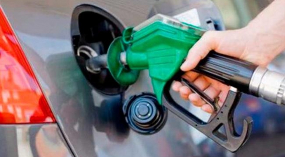 Esta media noche vence plazo máximo para que las estaciones de servicio bajen los precios de combustibles en el país.