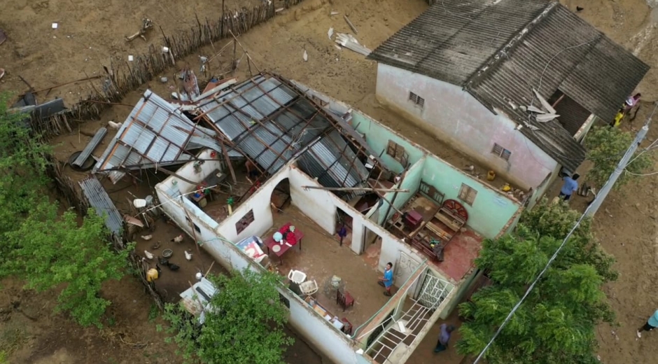 Las fuertes brisas causaron estragos en el municipio. 