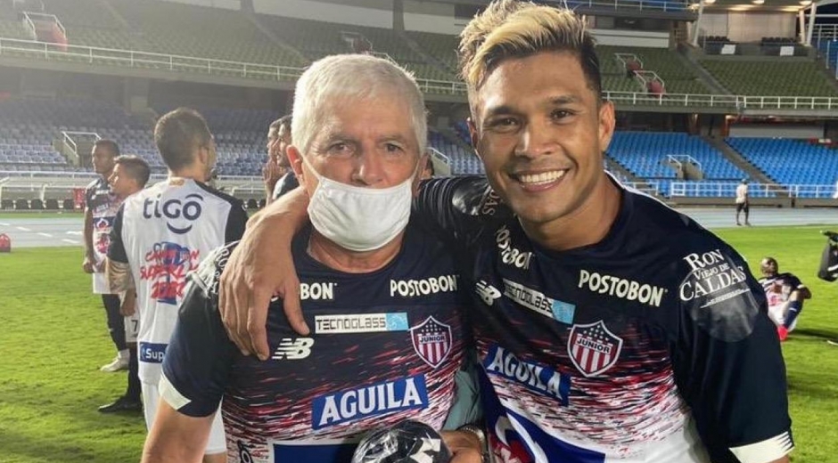 Zonacero.com El veterano estratega deja al equipo después de ganar la SuperLiga.