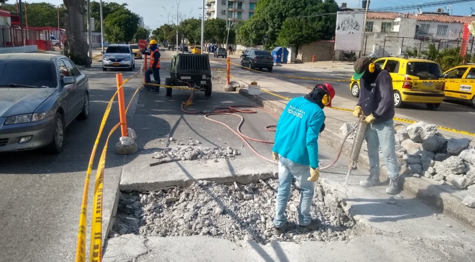 Seguimiento.co Este viernes se iniciaron nuevos arreglos en la avenida del Ferrocarril, en el sector del Mayor.