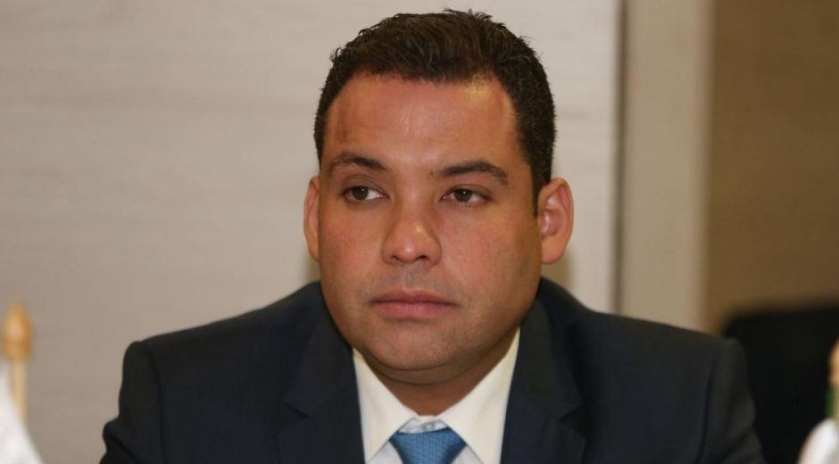 Twitter Nemesio Roys.