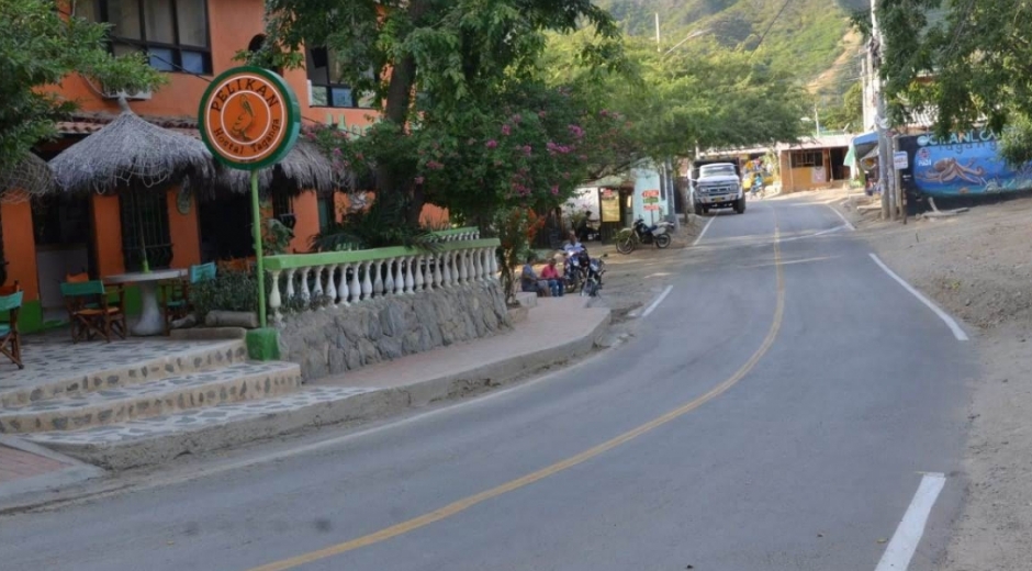 Comerciantes de Taganga piden que se les socialicen estos cortes de energía, con el fin de no perder sus productos por la falta de electricidad. 