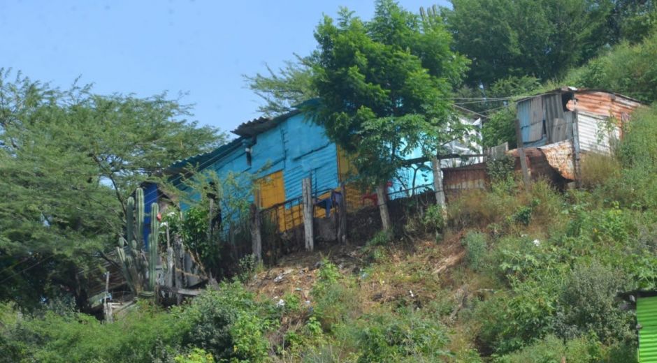Casas de invasión en Altos de San Jorge, en Santa Marta.