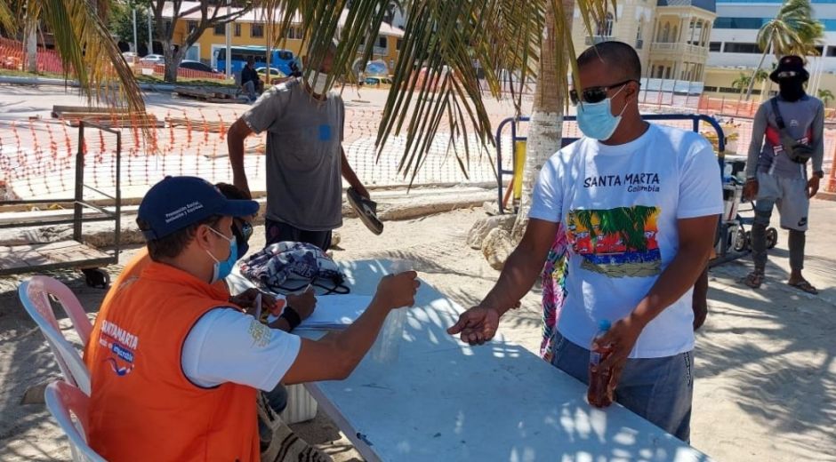 Controles en la playa de El Rodadero