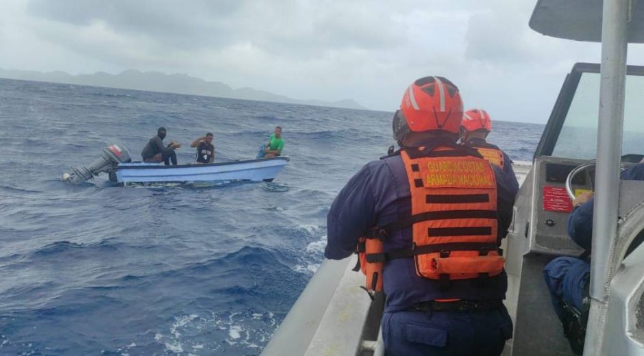 Armada Rescate de los pescadores en Providencia.