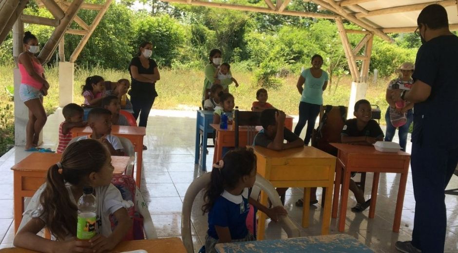 El centro de tareas cuenta actualmente con 15 niños y niñas del barrio La Esmeralda