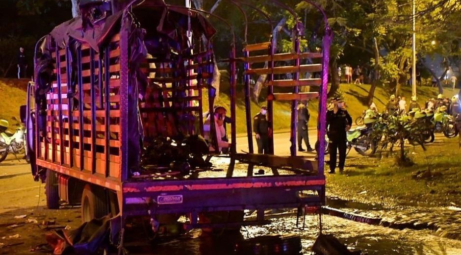 En el atentado contra el camión del Esmad no se presentaron víctimas mortales.