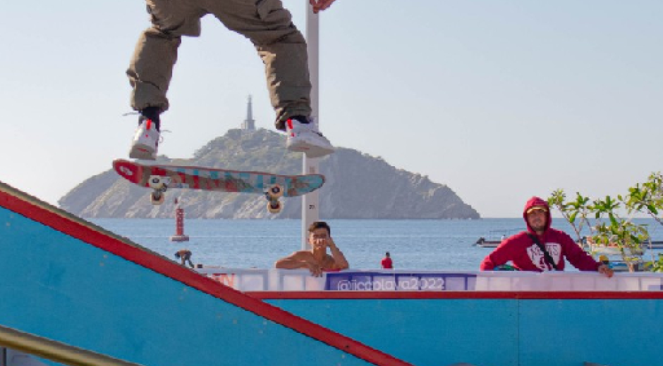 La nueva pista está en el camellón de la bahía.