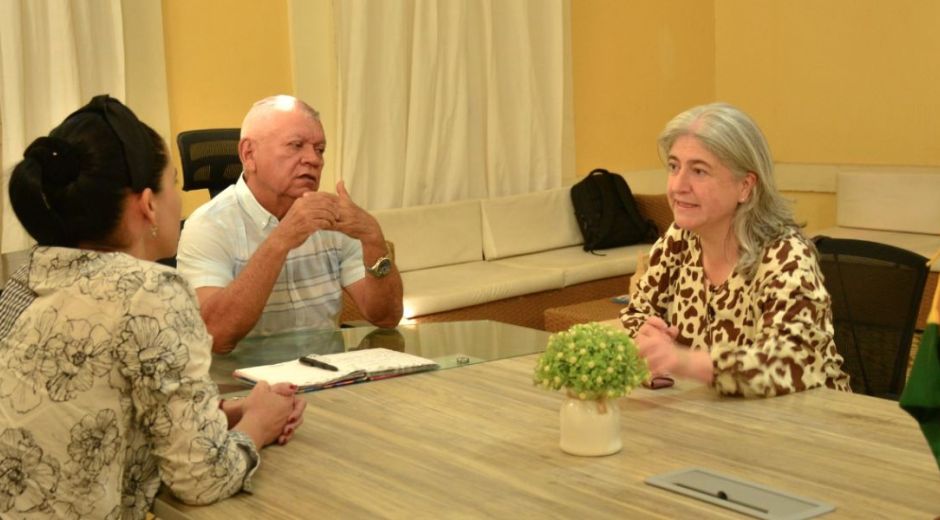Alcaldía de Ciénaga Visita de la jefa de la cartera nacional de Vivienda.