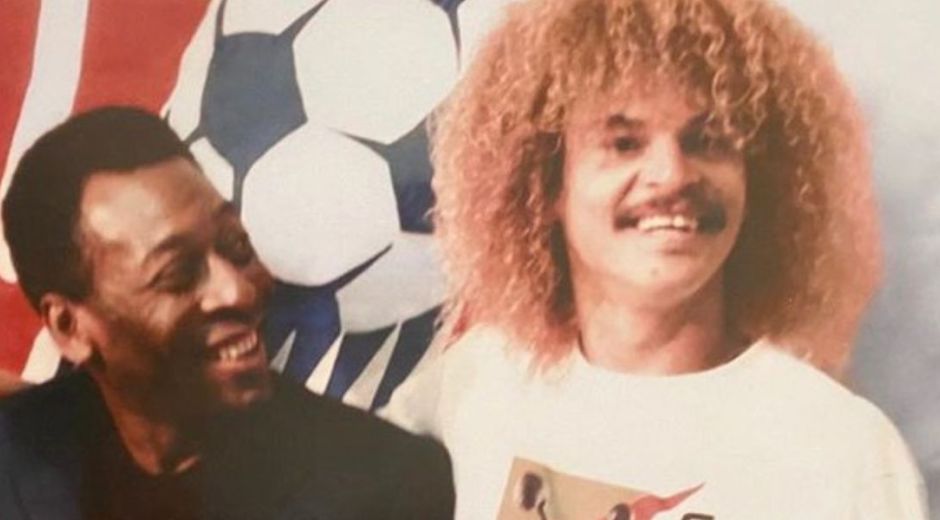 El Pibe junto a Pelé. 