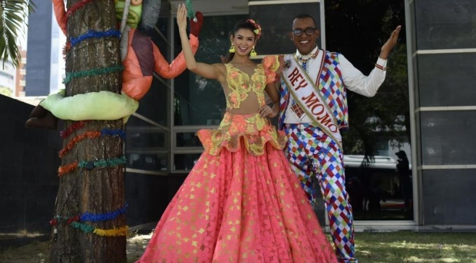 Cristian Mercado Reina del Carnaval 2022, Valeria Charris Salcedo, y el Rey Momo, Kevin Torres.