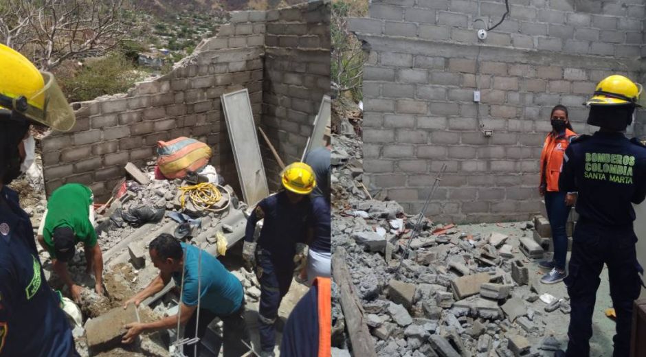 Momentos en que bomberos atendían la emergencia.