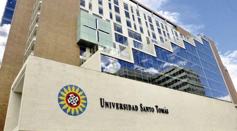 Archivo Sede de la Universidad Santo Tomás, una de las instituciones afectadas.