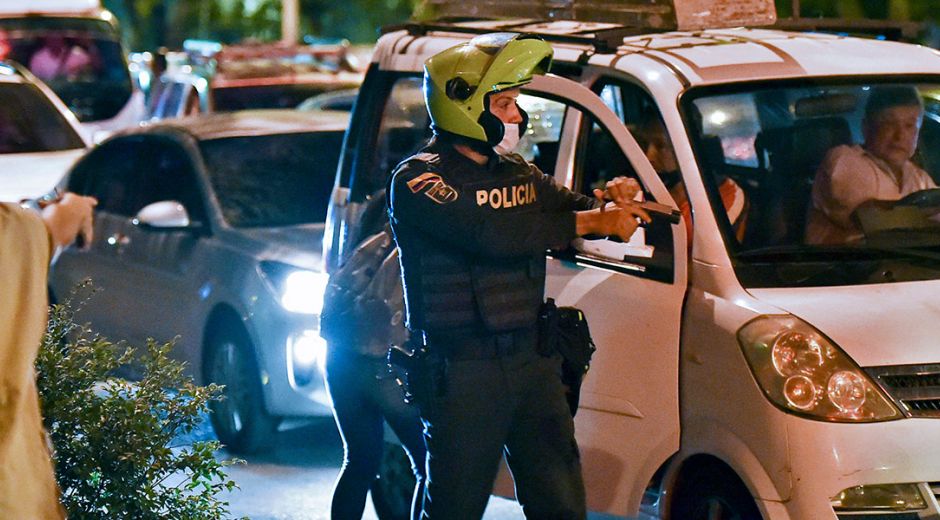 El mandatario dijo que cada vez que un policía active su arma, tengamos la transparencia ante toda Colombia.