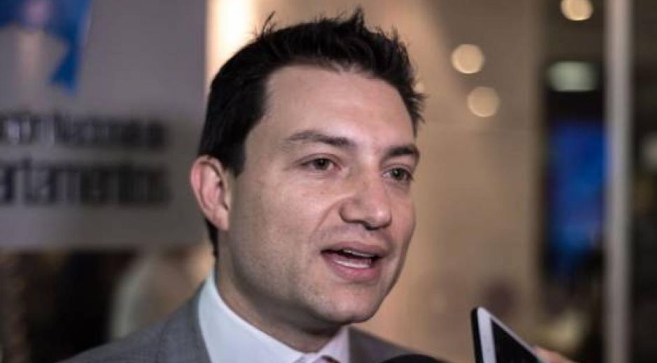 El País Carlos Felipe Córdoba, Contralor General.