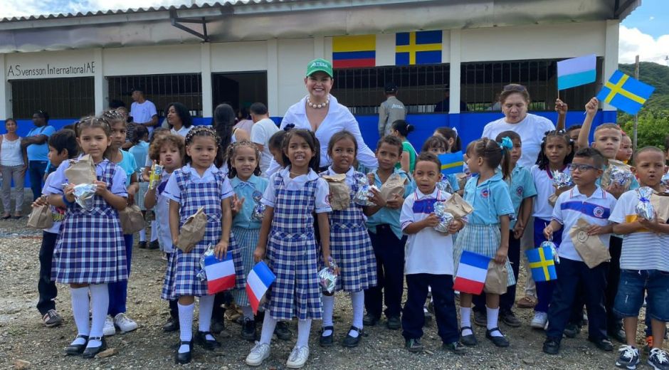 Altos de Bahía Concha recibió seis nuevas aulas aportadas por la Fundación Ancla y Atesa