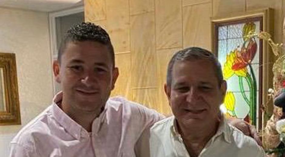 Juan Carlos Bayter, en compañía de su papá, Alfonso Bayter.