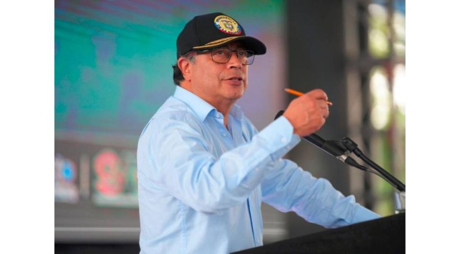 Archivo. Petro convoca a consultas a negociadores de paz tras atentado del ELN.