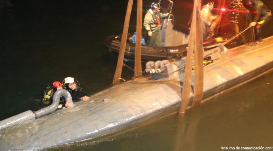 Un semisumergible incautado durante el operativo.