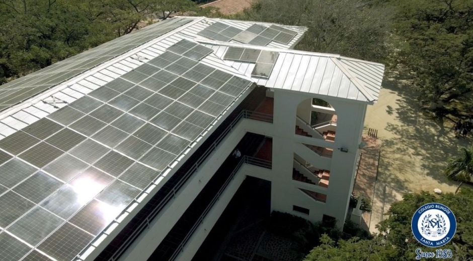 Colegio Bilingüe de Santa Marta, instaló plantas de energía solar.