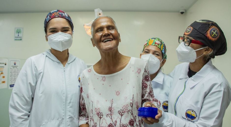 El programa de Odontología de la Unimagdalena realizó prótesis dentales para el asilo