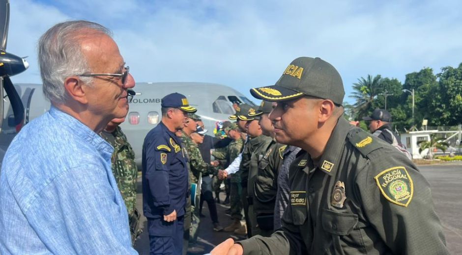 MinDefensa MinDefensa en su visita a Buenaventura.