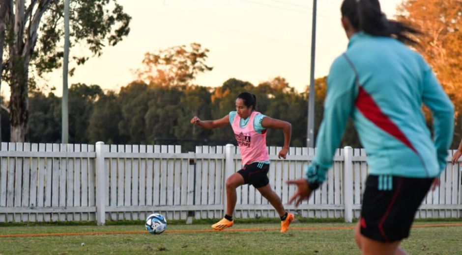 Entrenamiento del primer grupo de jugadoras que llegó a Australia.