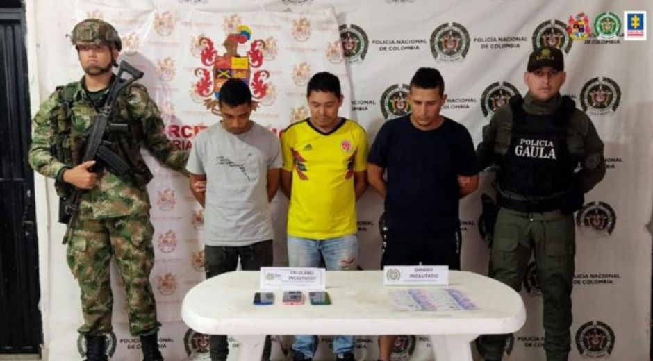 Según la investigación, los imputados serían responsables de extorsiones a comerciantes en los municipios de Santa Ana, Guamal, El Banco y San Sebastián.