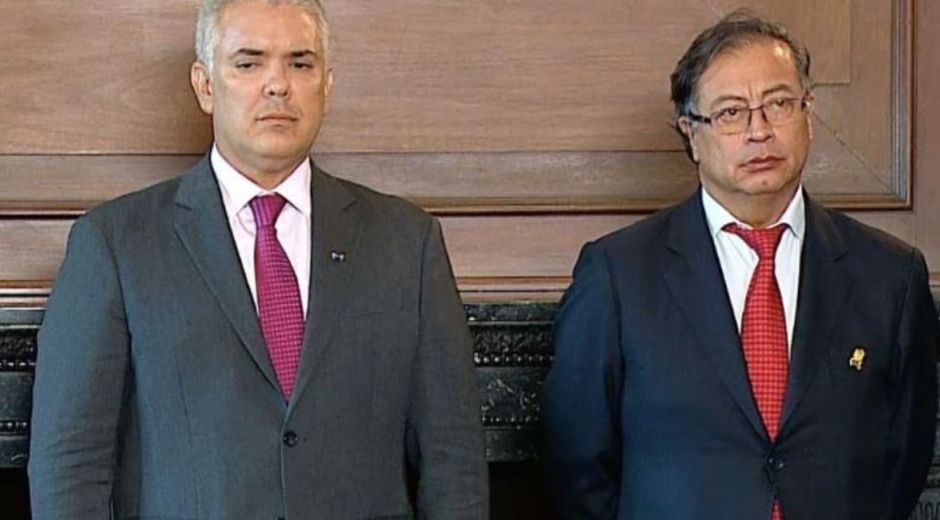 Presidencia El Presidente Gustavo Petro y su antecesor, Iván Duque, en una imagen de archivo