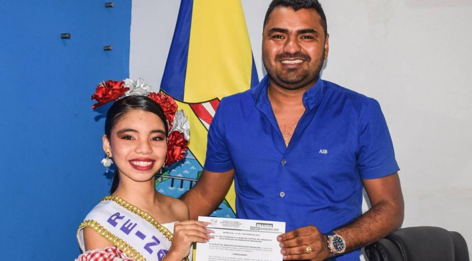Alcaldía de Puebloviejo Ayleen Cahuana Robles y el alcalde Brando Márquez.