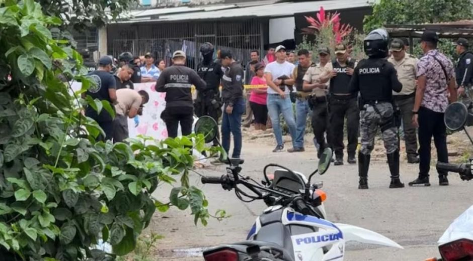 Las víctimas, sorprendidas mientras dormían, murieron por impactos de bala, y una de ellas fue hallada desmembrada. 