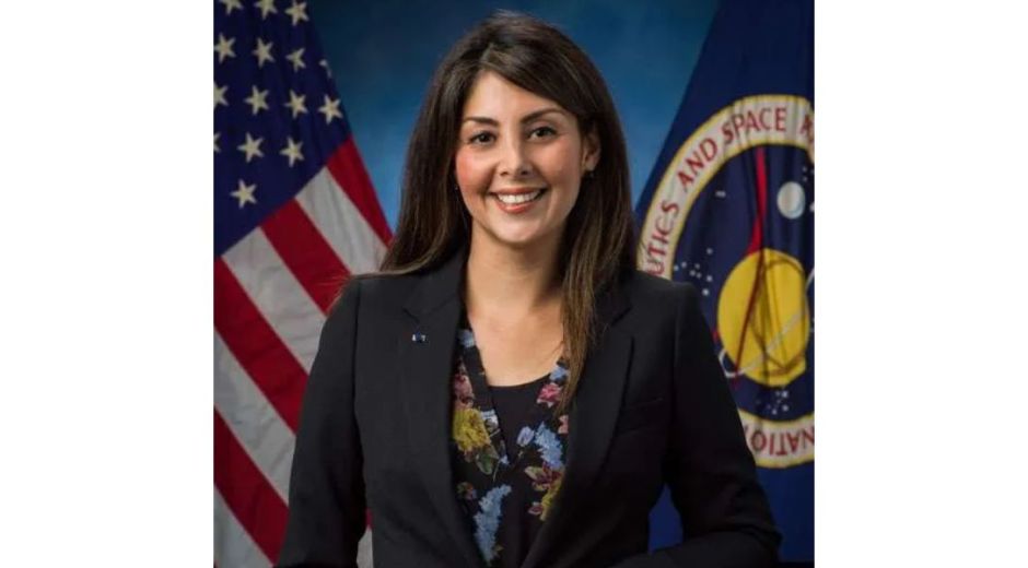 Diana Trujillo, colombiana graduada como Directora de vuelo de la NASA