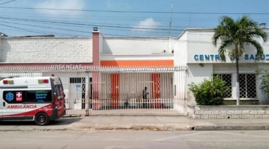 La mujer fue trasladada al Hospital Materno Infantil 13 de Junio, donde se confirmó su deceso.