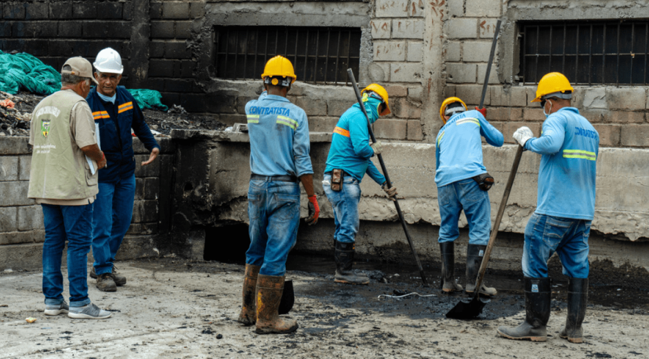 Fundación del Puerto de Santa Marta limpió receptores de agua en barrios aledaños