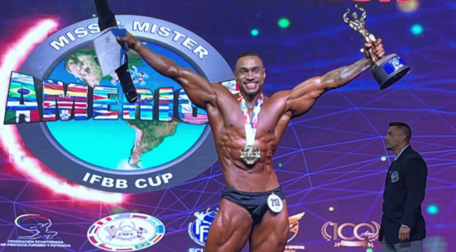 Ariel Álvarez Cienaguero se consagra campeón de fisicoculturismo en Quito