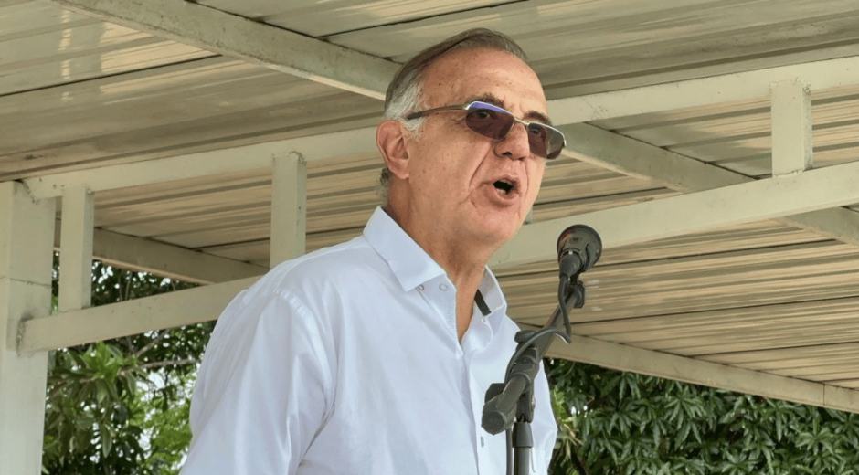 Ministro de Defensa, Iván Velázquez